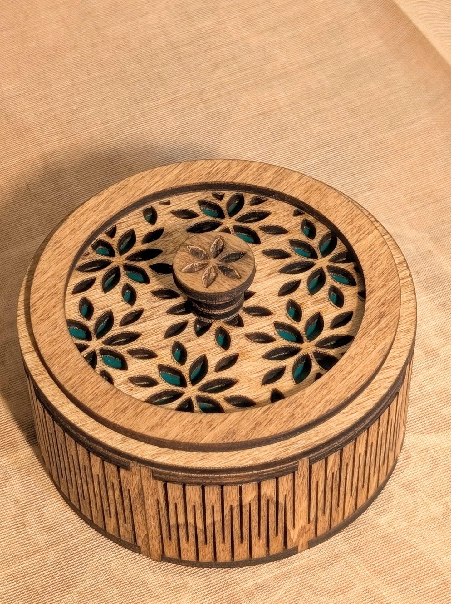 Round Trinket box